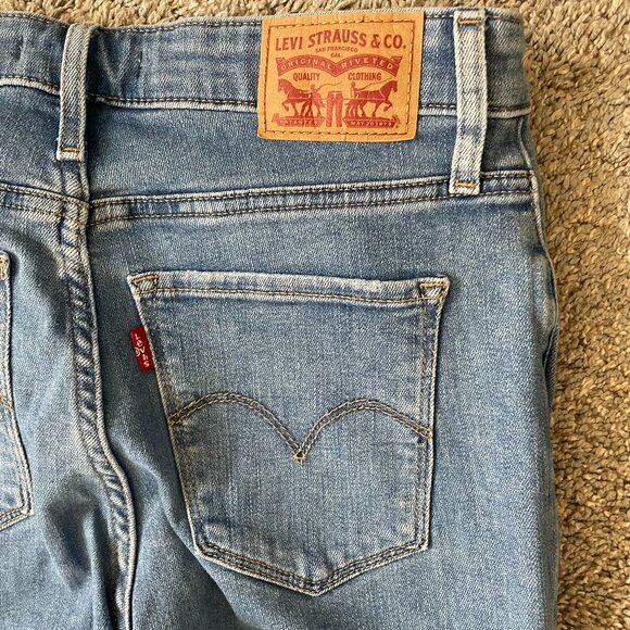 Levis 725 Highrise bootcut (size 28) - Picture 1 of 5
